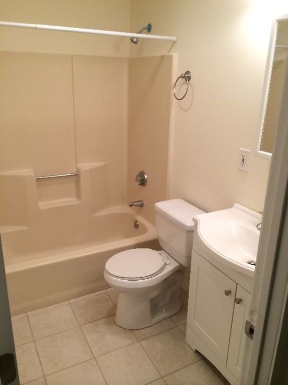 3 bed, 2 bath apartment for rent at 41 Lawn St Unit 1, Mission Hill — photo 10 of 11