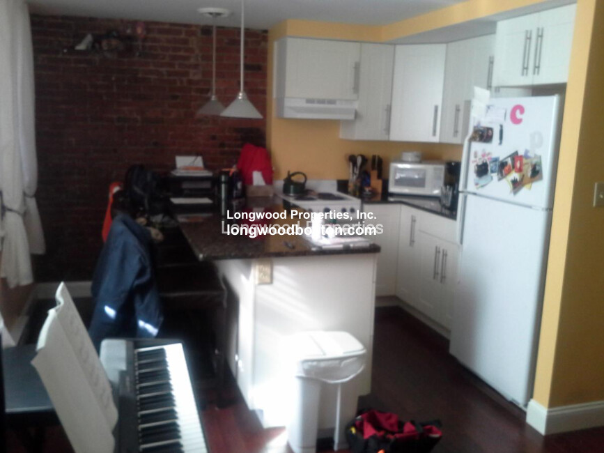 Photos of apartment on Northampton St.,Boston MA 02118