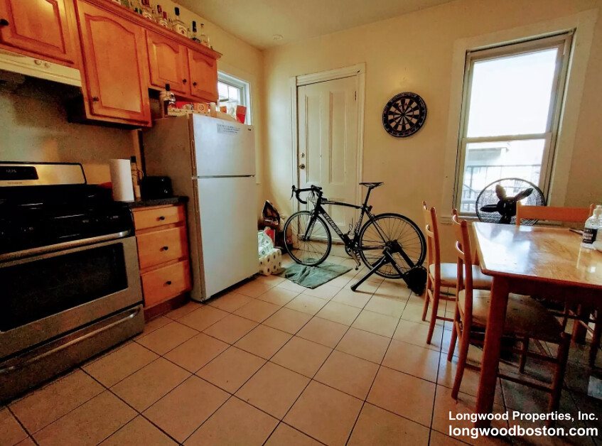 55 Hillside St. — Mission Hill