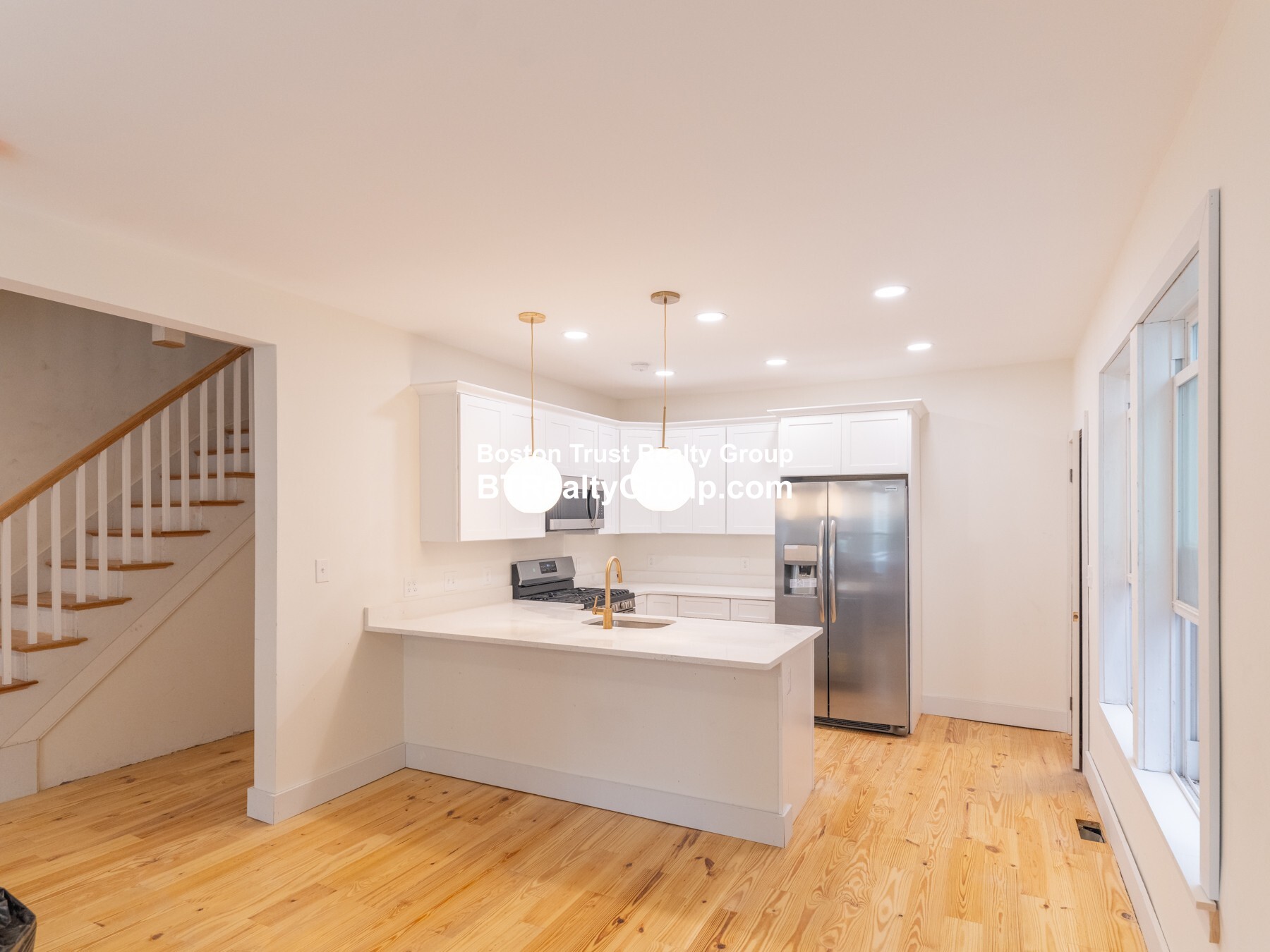 17 Clarence St, Roxbury