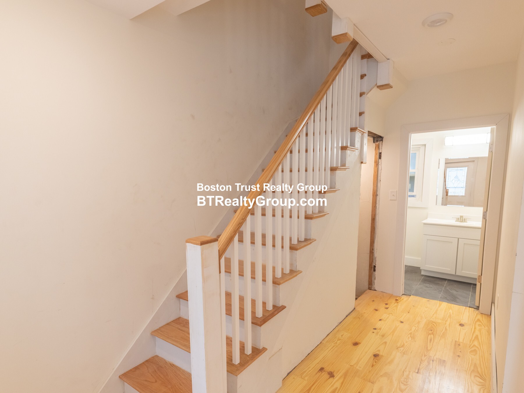 17 Clarence St, Roxbury