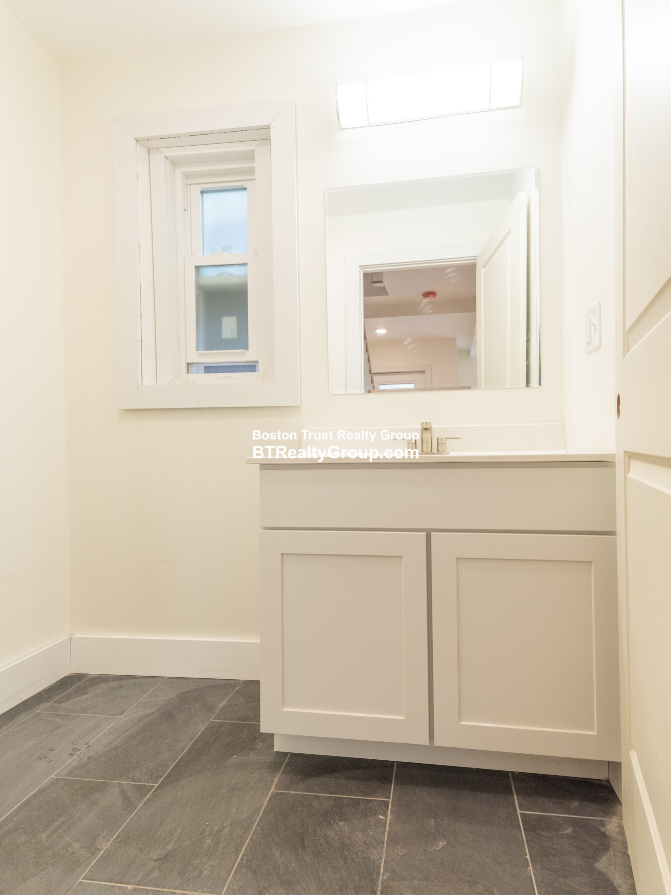 17 Clarence St, Roxbury