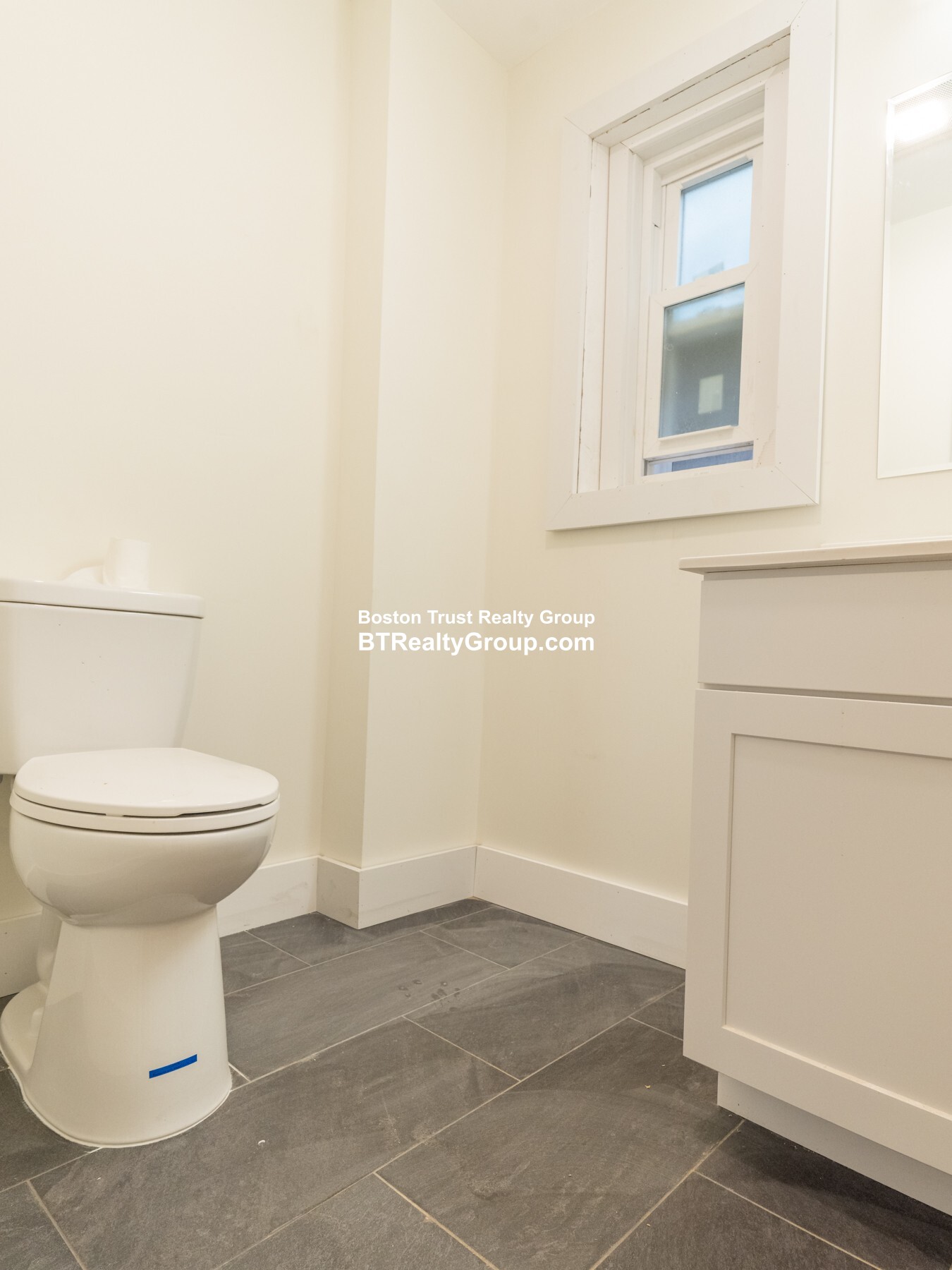 17 Clarence St, Roxbury