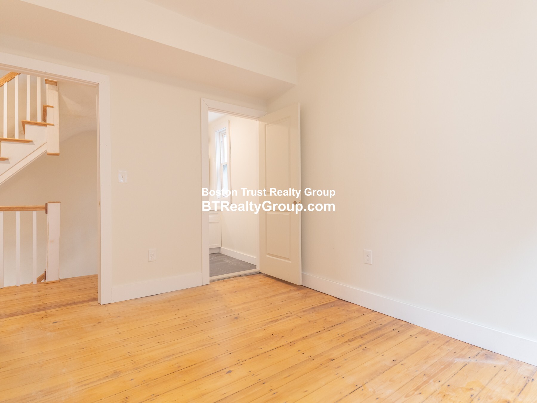 17 Clarence St, Roxbury