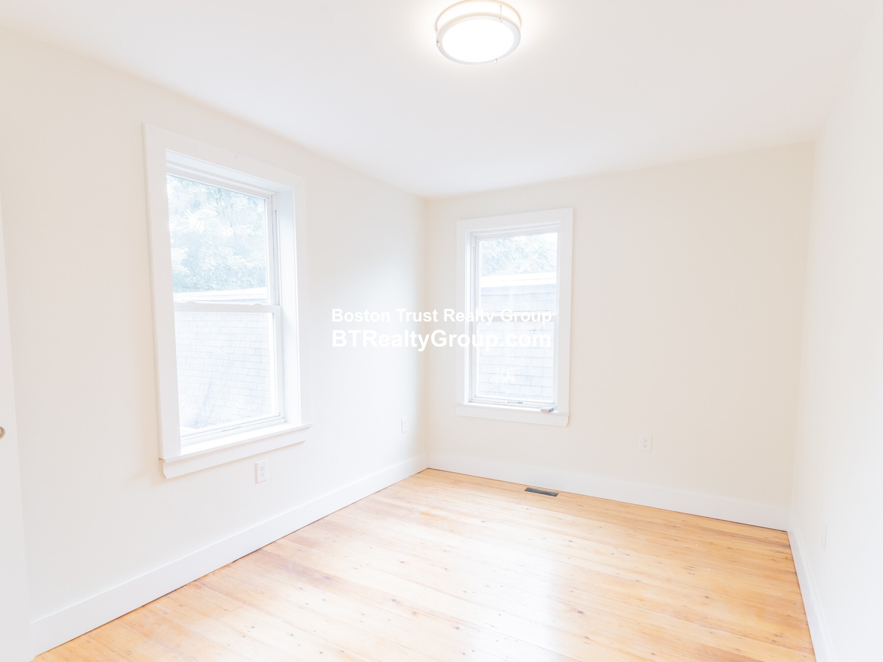 17 Clarence St, Roxbury