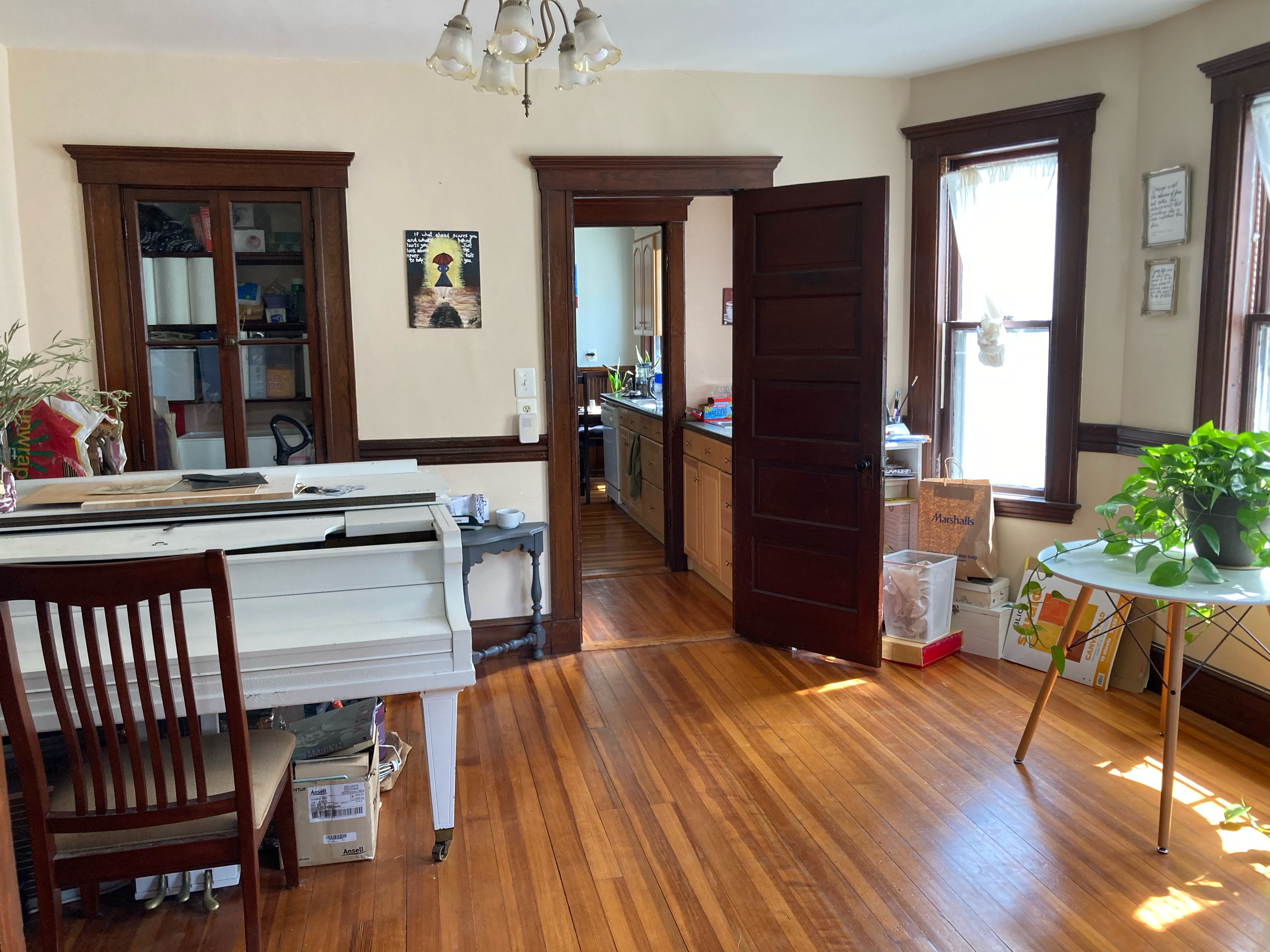 3 bed, 1 bath apartment for rent at 8 Edwin St Unit 3, Brookline Hills — photo 3 of 18