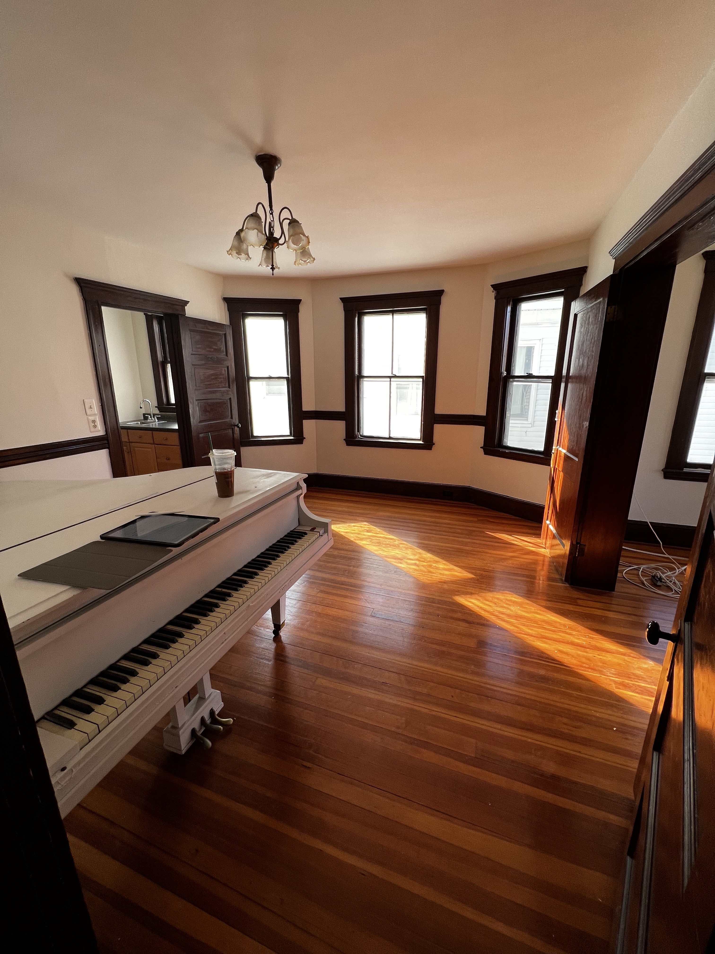 3 bed, 1 bath apartment for rent at 6 Edwin St Unit 3Rd Fl., Brookline Village — photo 5 of 21