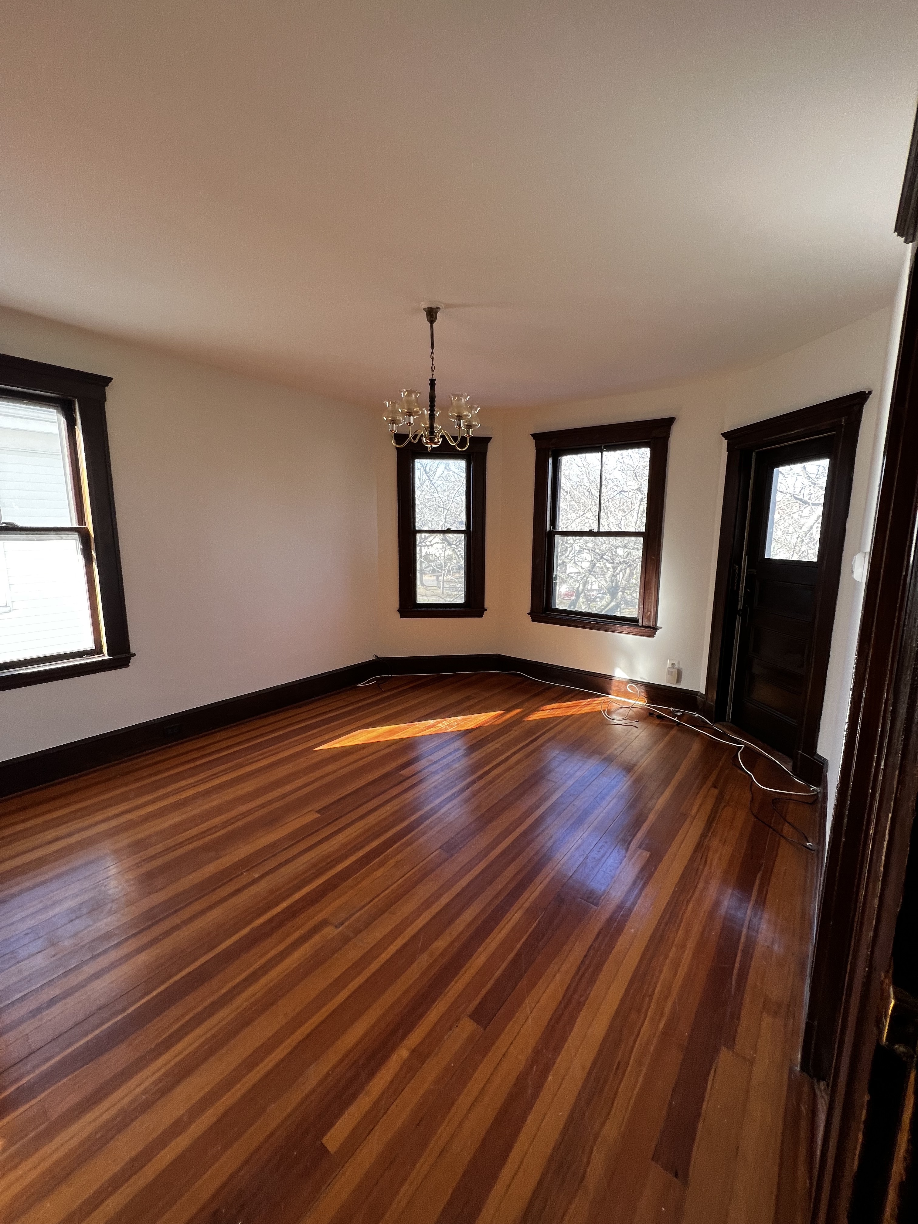 3 bed, 1 bath apartment for rent at 8 Edwin St Unit 3, Brookline Hills — photo 9 of 18