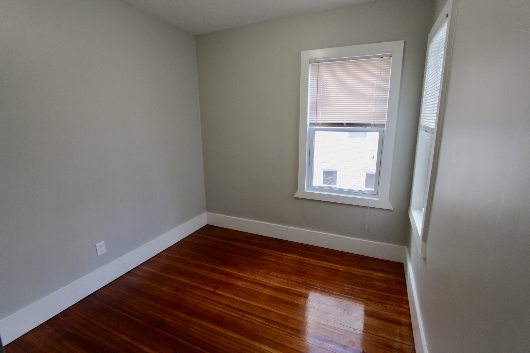 3 bed, 1.5 bath apartment for rent at 2 Draper St Unit 1, Dorchester — photo 4 of 7