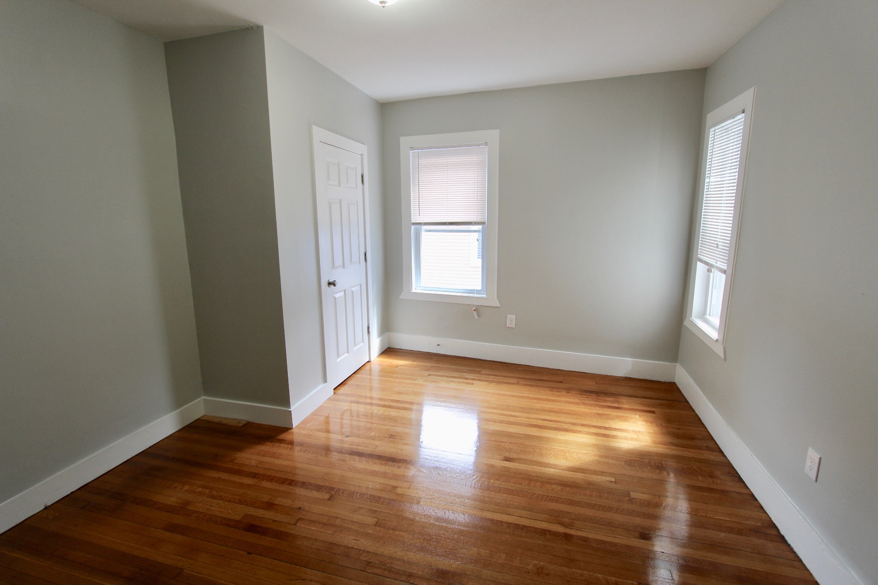 3 bed, 1.5 bath apartment for rent at 2 Draper St Unit 1, Dorchester — photo 5 of 7