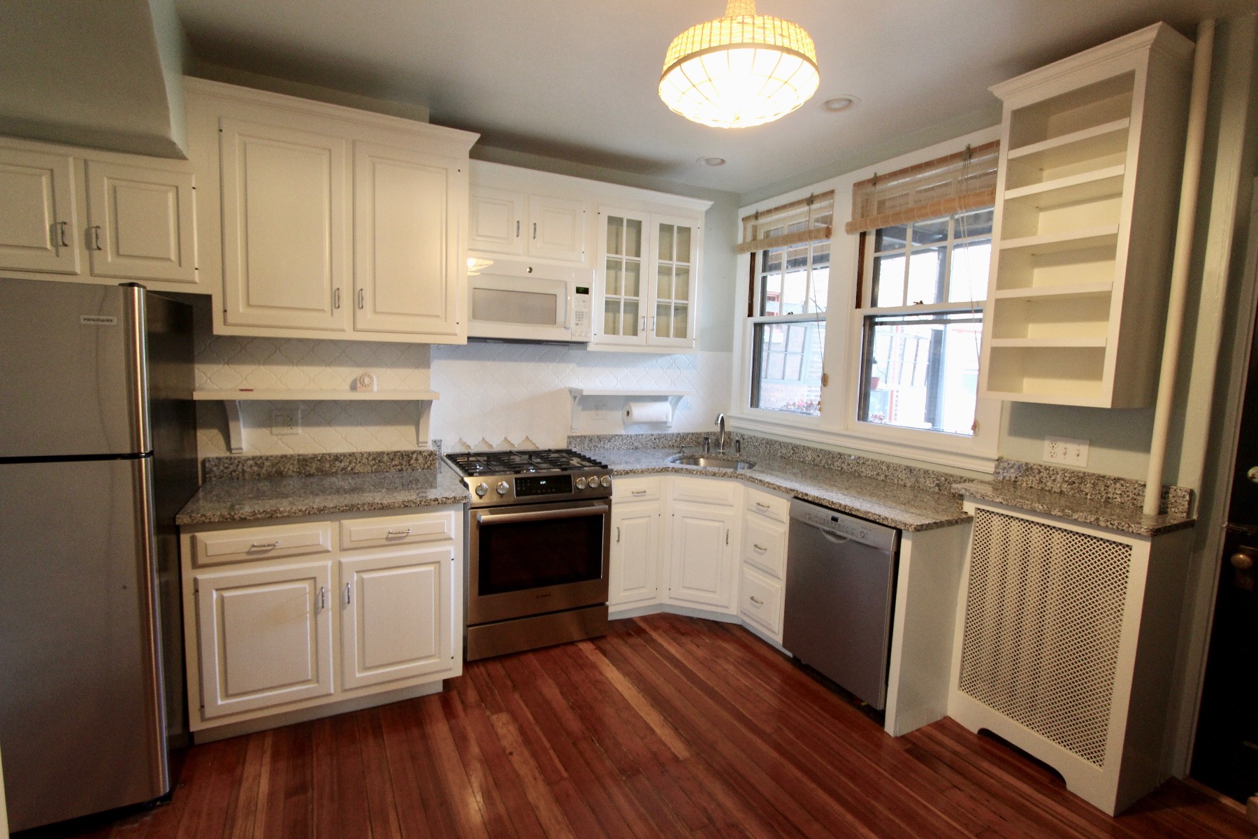 4 bed, 2 bath apartment for rent at 27 Robinwood Ave Unit 1, Jamaica Plain — photo 4 of 9