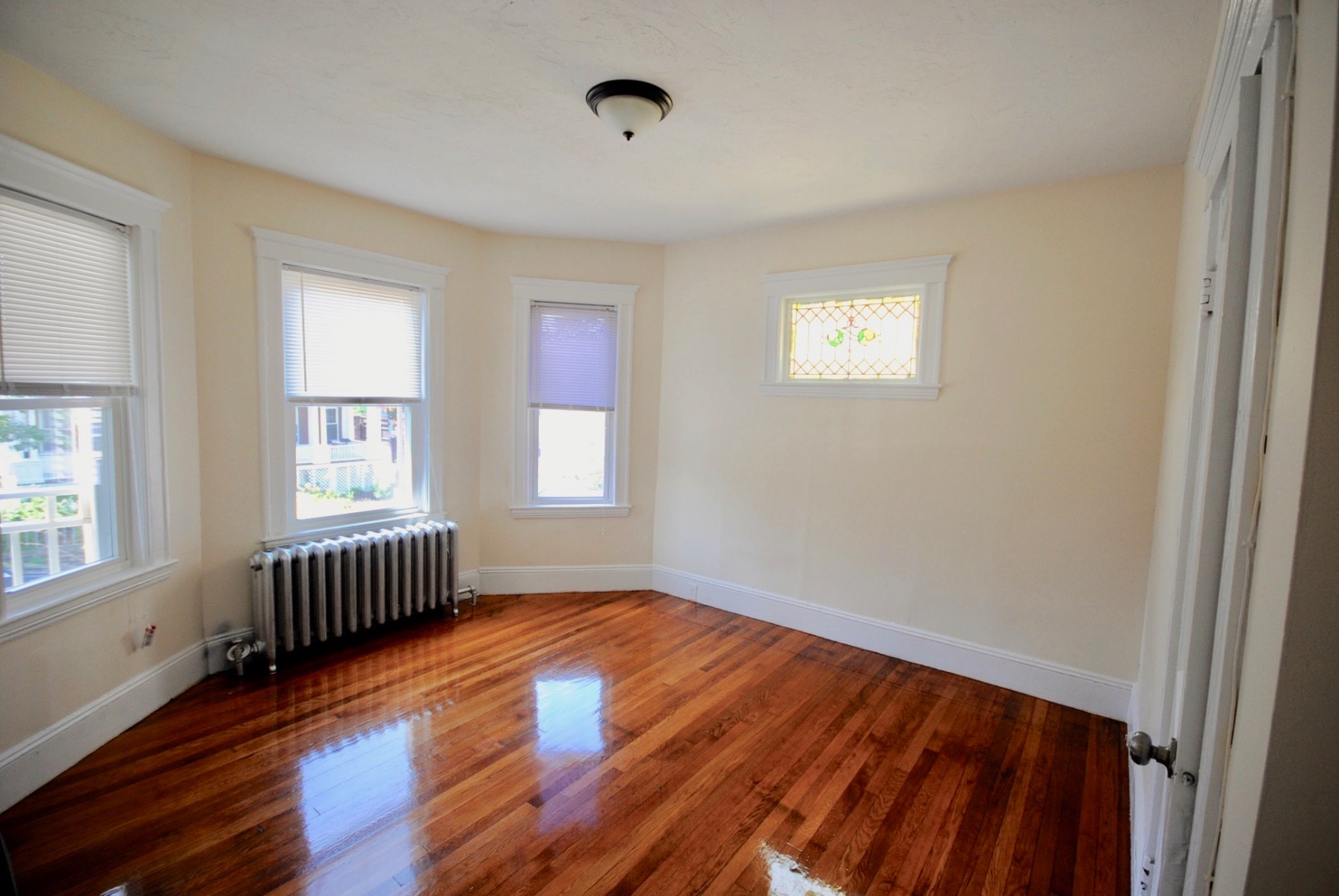 4 bed, 2 bath apartment for rent at 98 Montebello Unit 3, Jamaica Plain — photo 2 of 10