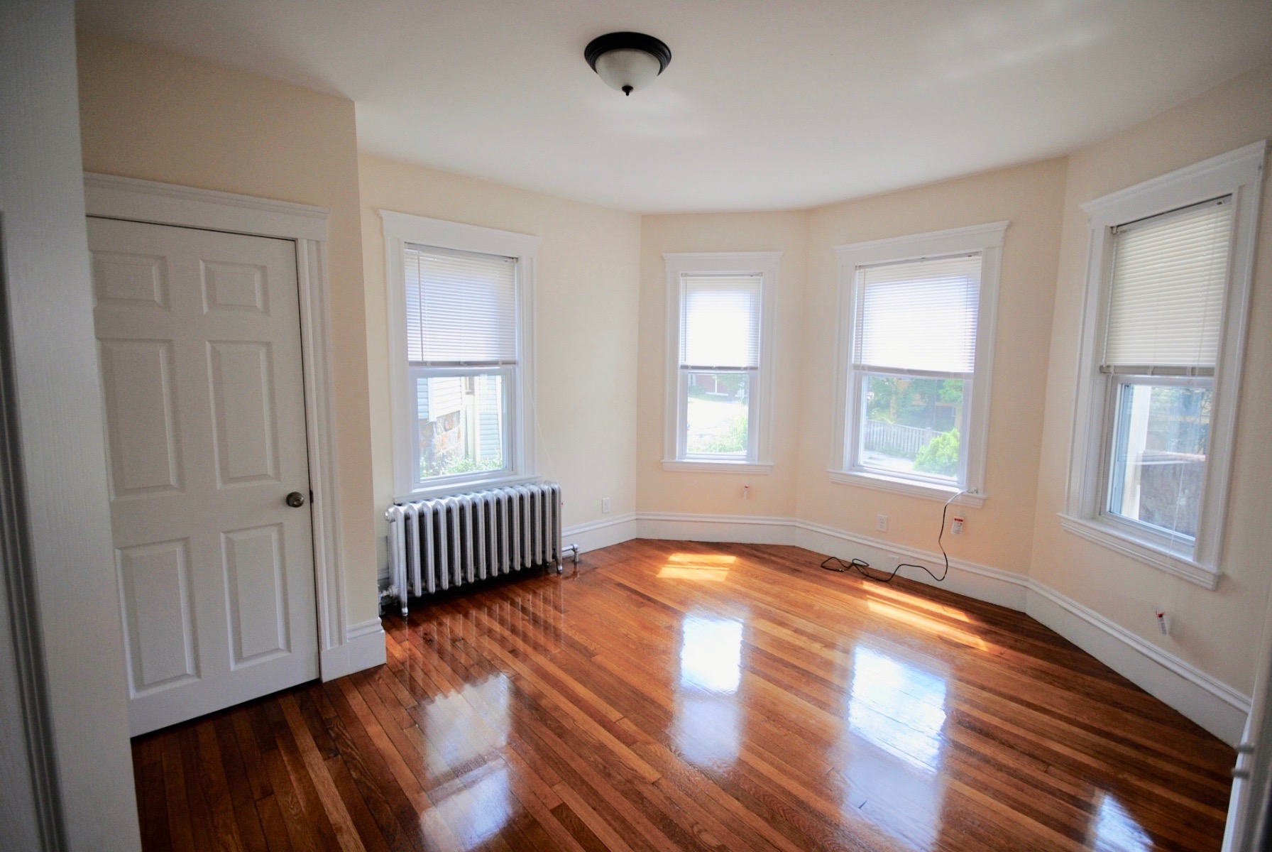 4 bed, 2 bath apartment for rent at 98 Montebello Unit 3, Jamaica Plain — photo 4 of 10