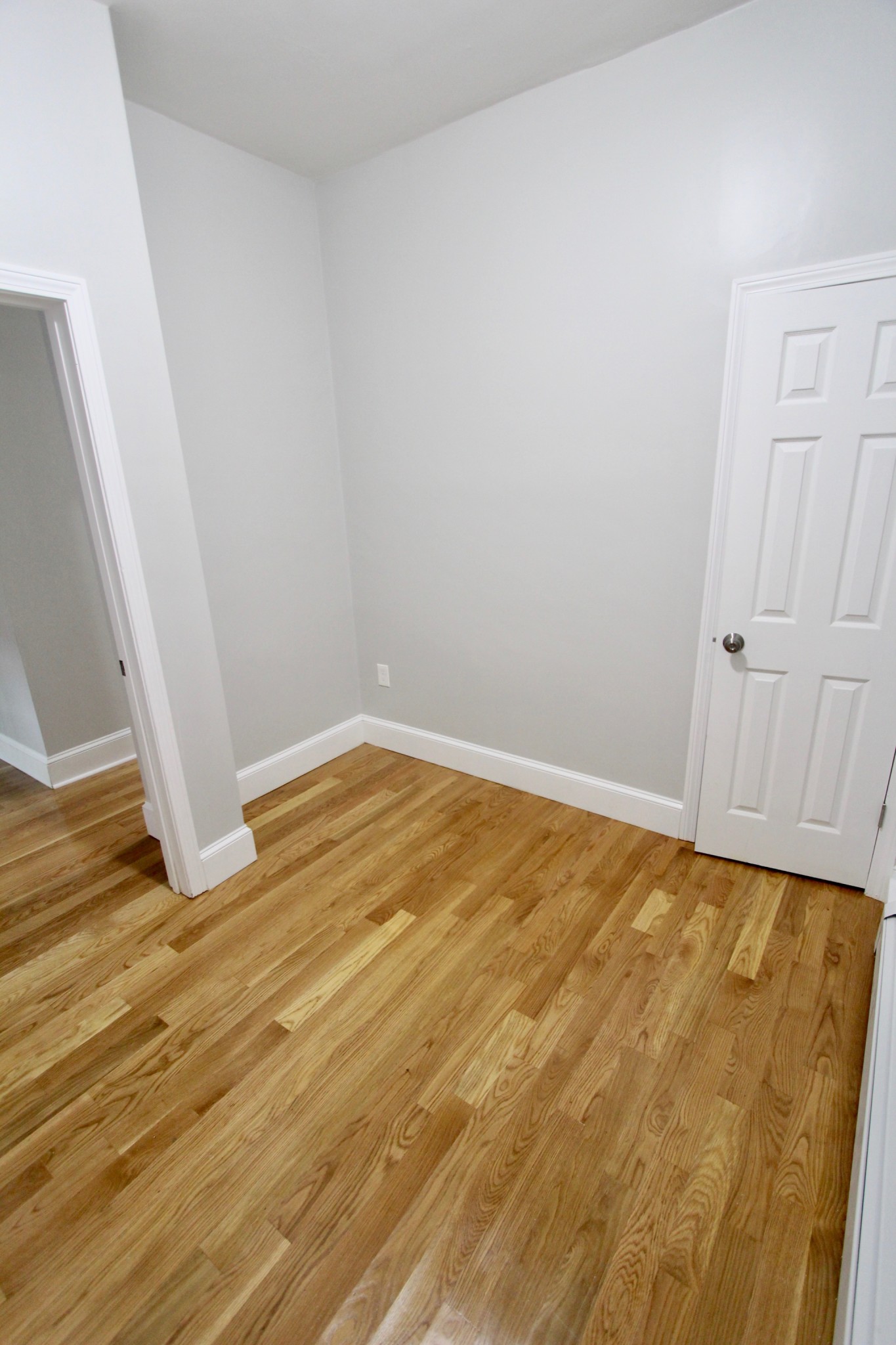Photo 8 of 460 Saratoga St. Unit 1