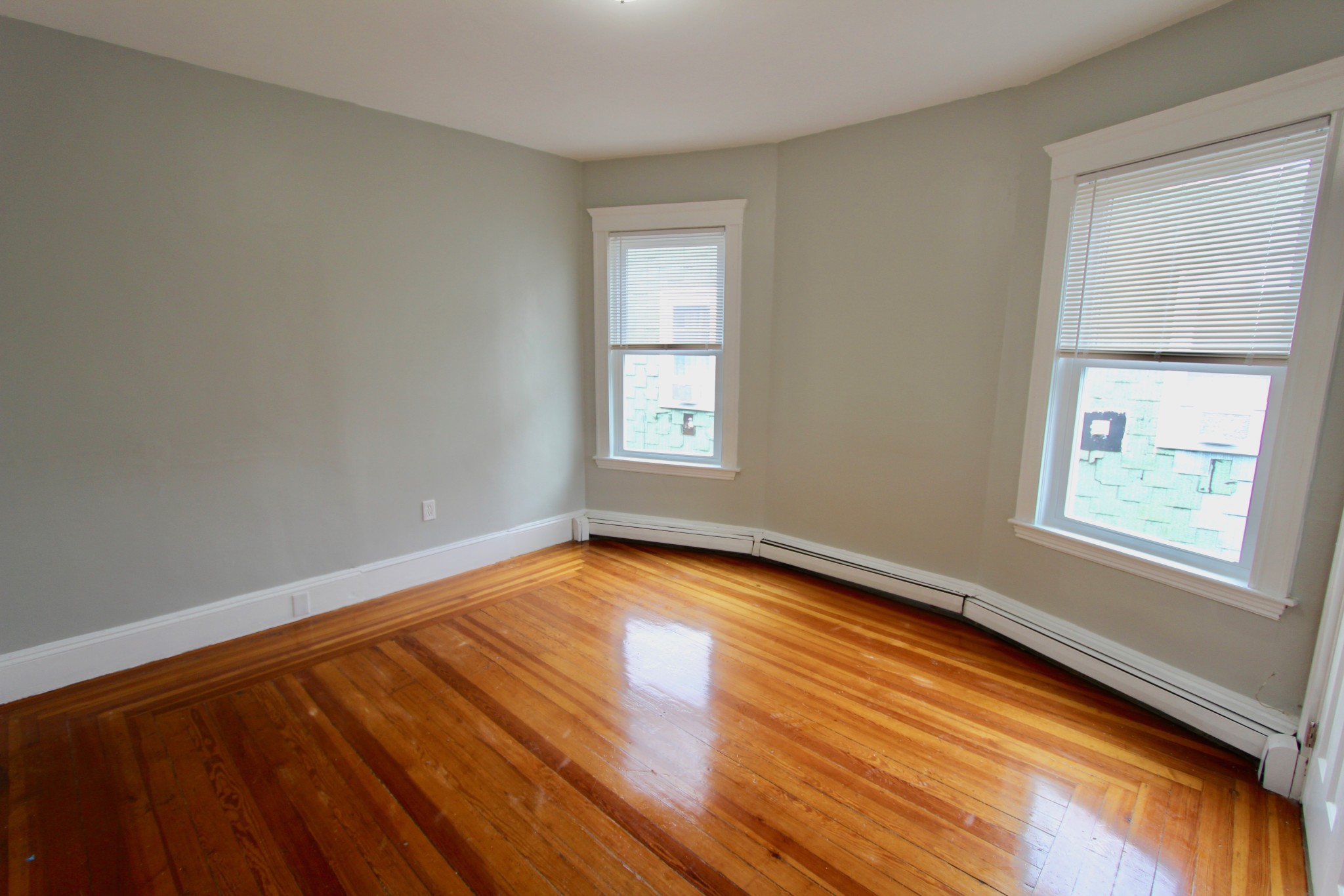 4 bed, 2 bath apartment for rent at 15 Elder St Unit 2, Dorchester — photo 4 of 9