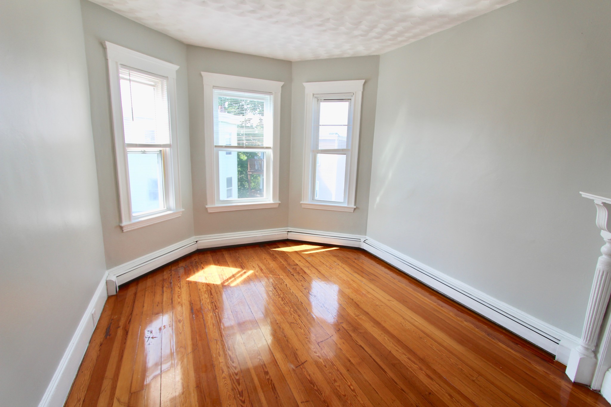 4 bed, 2 bath apartment for rent at 15 Elder St Unit 2, Dorchester — photo 2 of 9