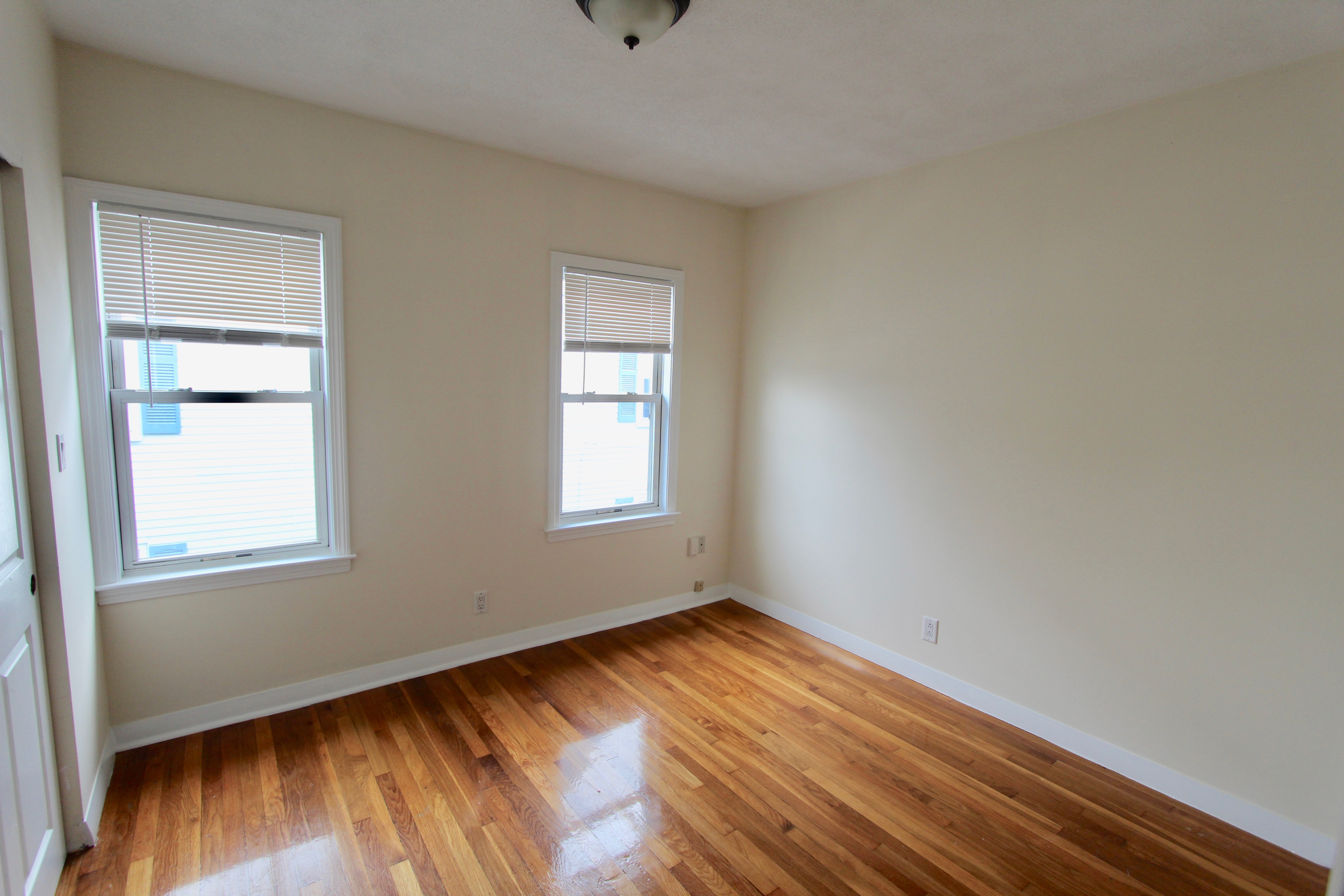 7 bed, 2 bath apartment for rent at 15 Taylor Unit A, Brookline Hills — photo 8 of 12