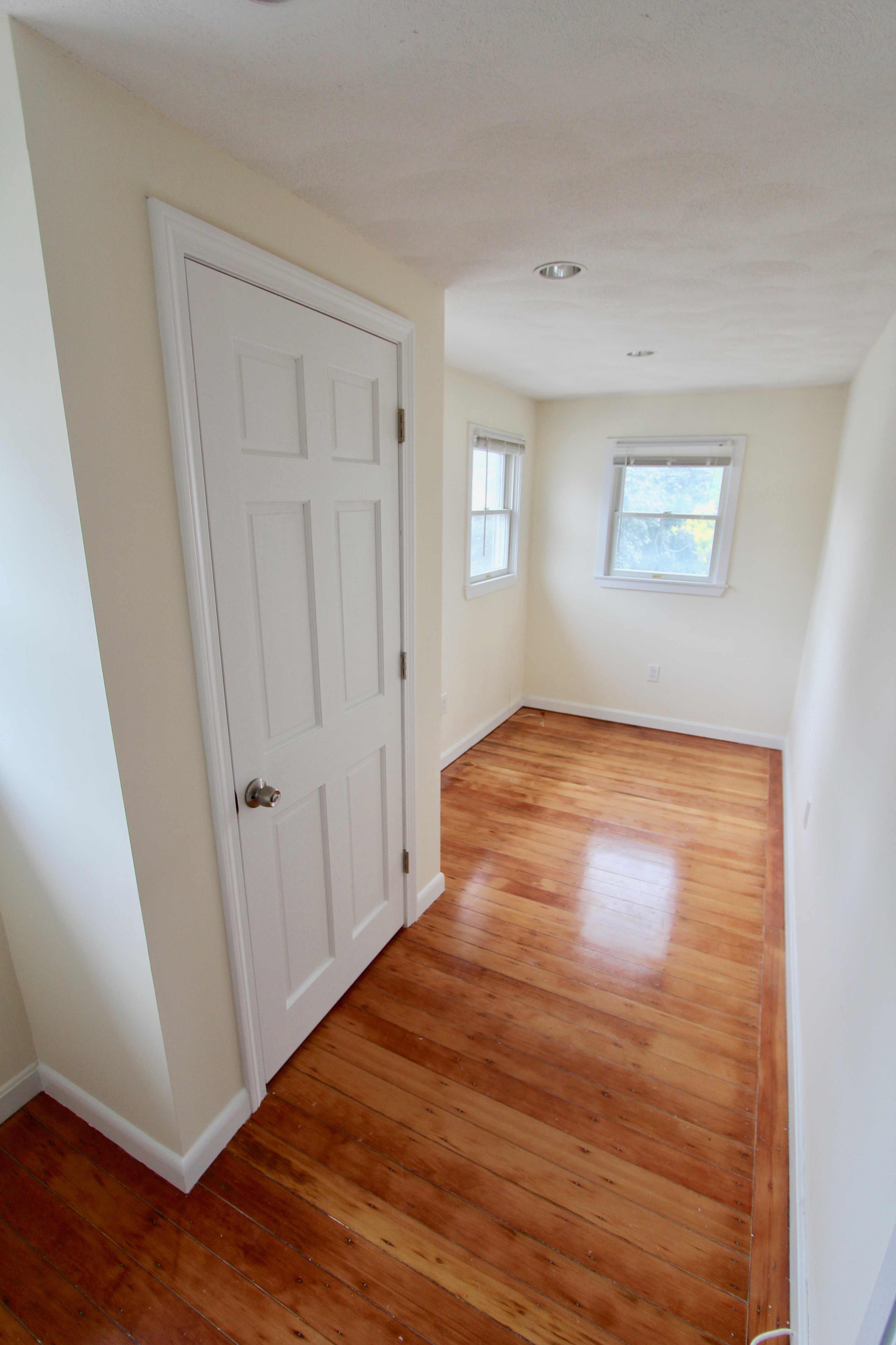 7 bed, 2 bath apartment for rent at 15 Taylor Unit A, Brookline Hills — photo 10 of 12