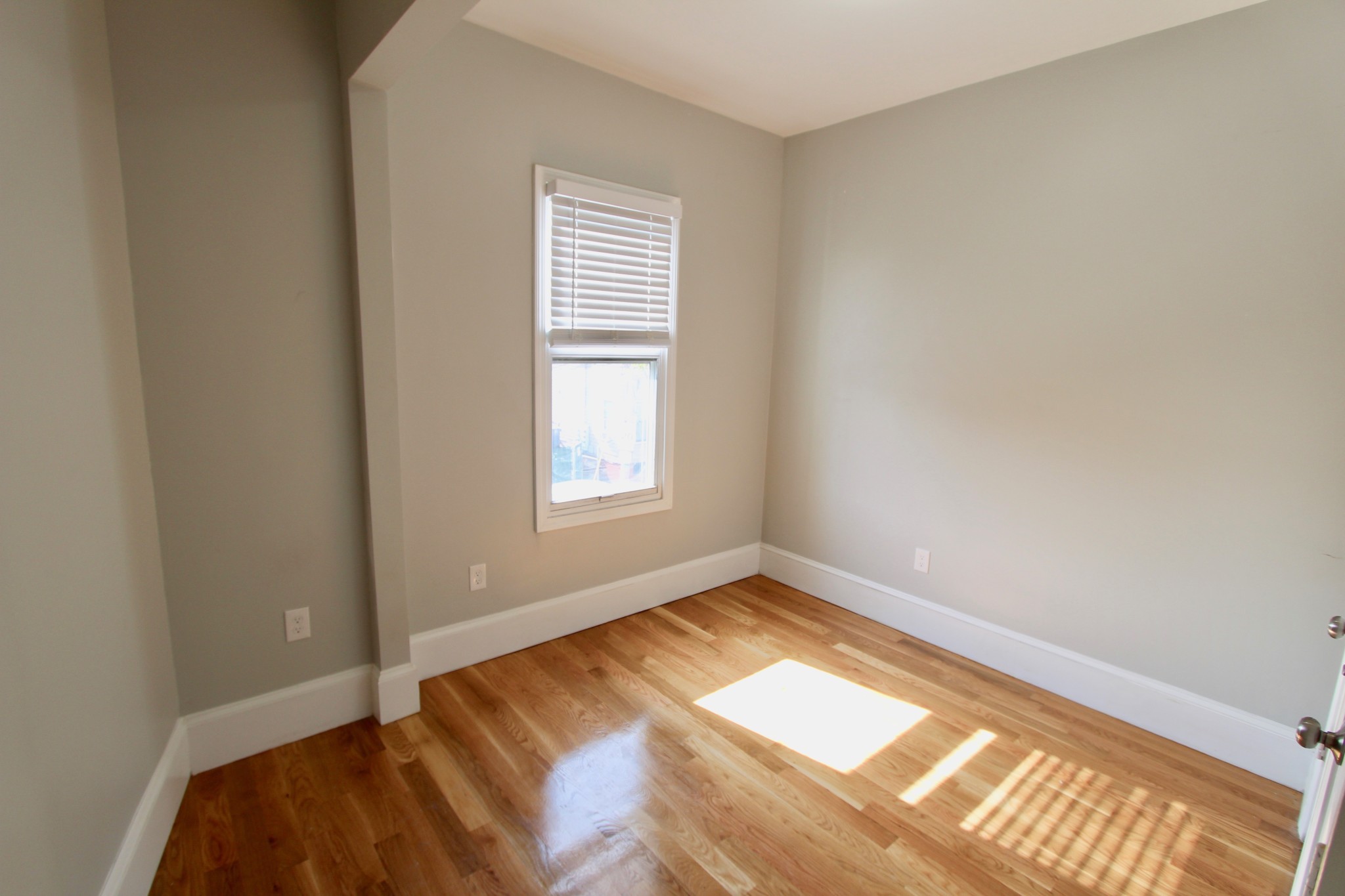 460 Saratoga St, East Boston