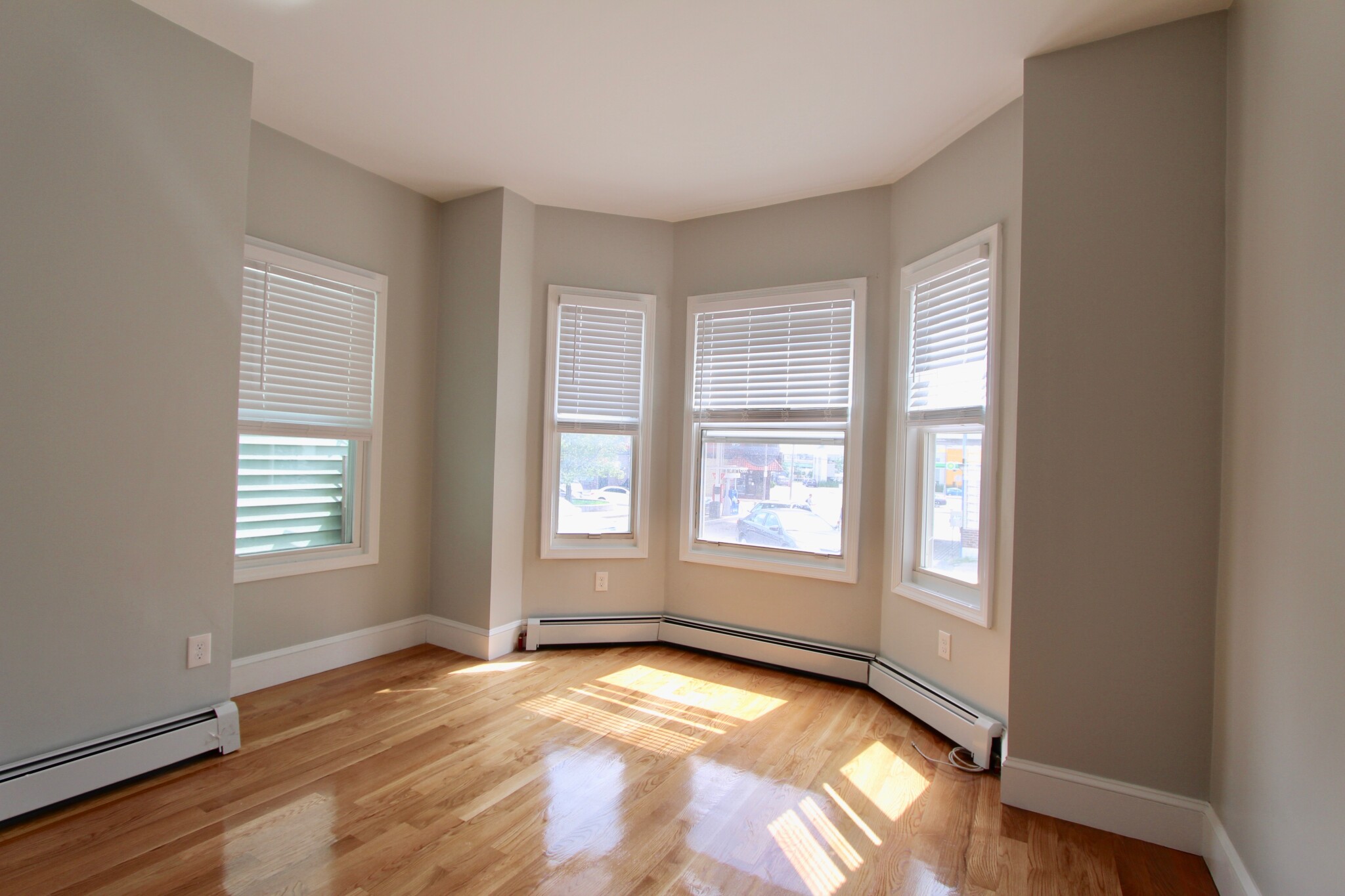 Photo 3 of 460 Saratoga St. Unit 1
