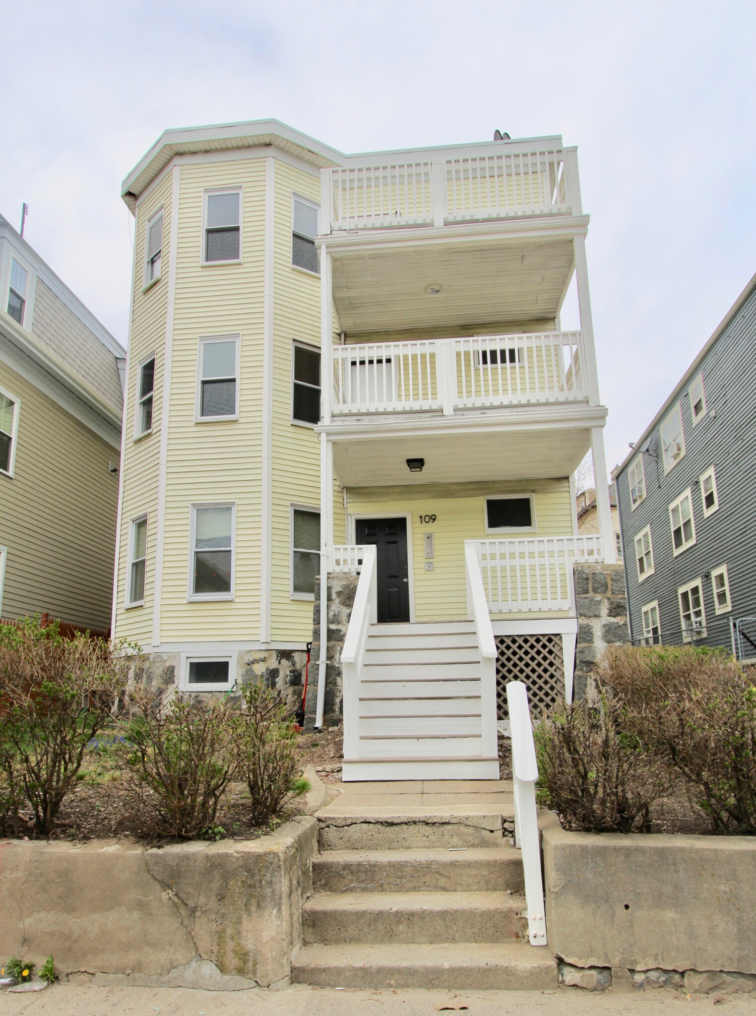 Photos of apartment on Pleasant St.,Boston MA 02125
