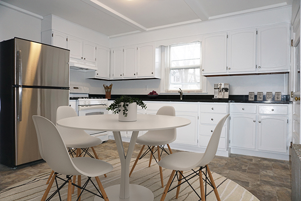 4 bed, 3 bath apartment for rent at 139 Brown St Unit 1, Waltham — photo 1 of 10