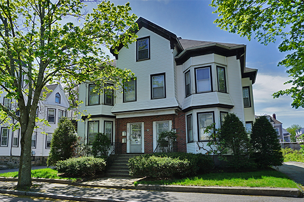 4 bed, 3 bath apartment for rent at 139 Brown St Unit 1, Waltham — photo 10 of 10