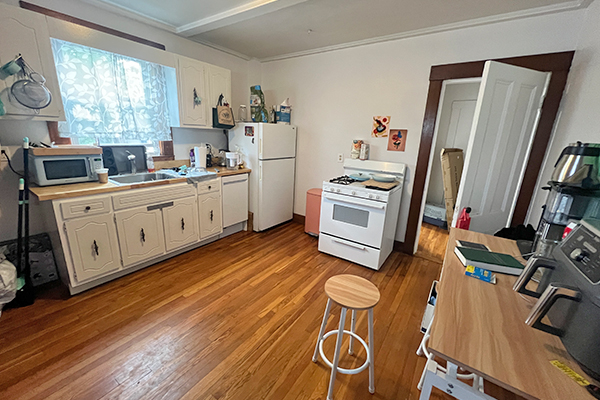 Photos of apartment on Clinton Streeet,Waltham MA 02453
