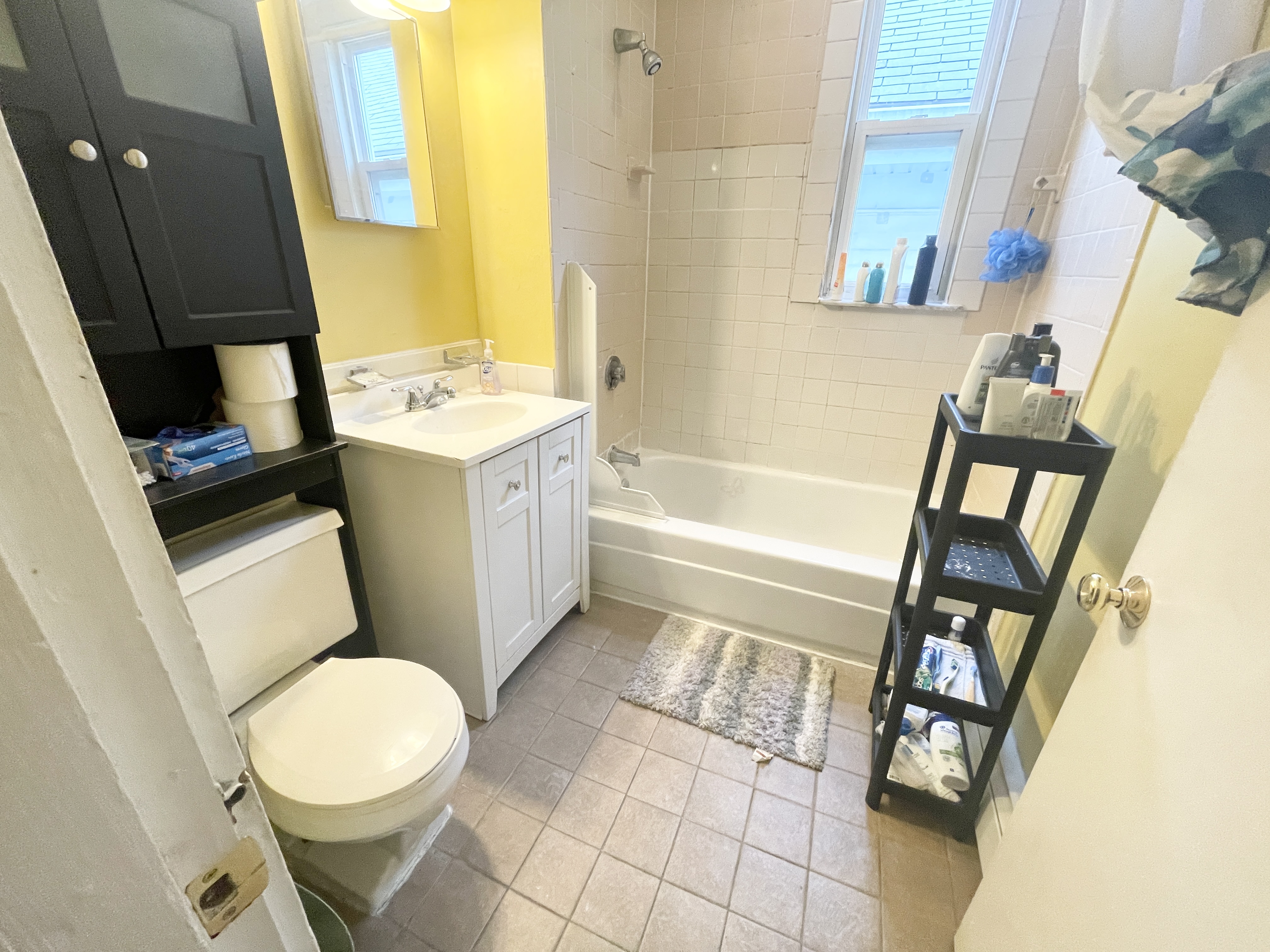 2.5 bed, 1 bath apartment for rent at 1562 Tremont St Unit 3, Mission Hill — photo 7 of 15