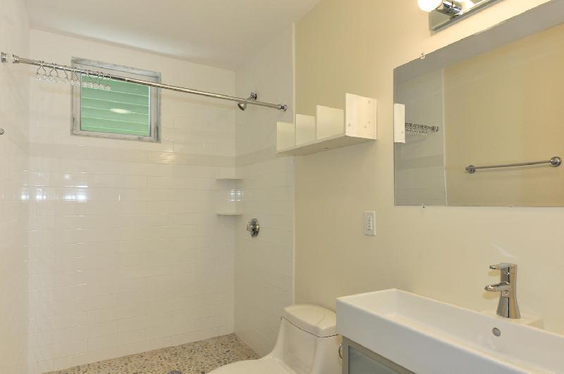 5 bed, 2 bath apartment for rent at 6 Oswald Unit 1, Mission Hill — photo 12 of 12