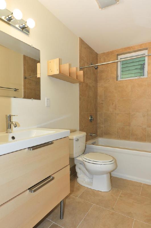 5 bed, 2 bath apartment for rent at 6 Oswald Unit 2, Mission Hill — photo 7 of 11
