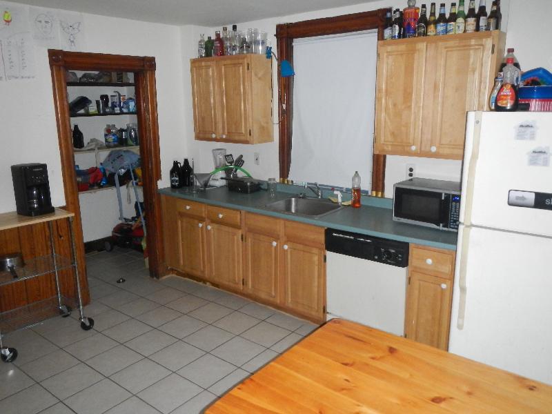 4 bed, 2 bath apartment for rent at 172 Saint Alphonsus Unit 1, Mission Hill — photo 6 of 12