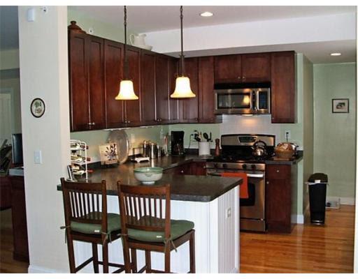 3 bed, 2 bath apartment for rent at 99 Hillside Unit 3, Mission Hill
