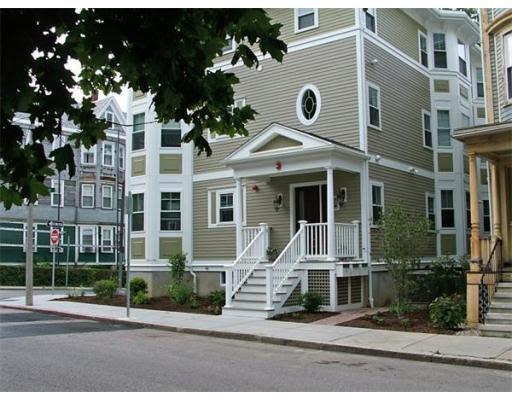 3 bed, 2 bath apartment for rent at 99 Hillside Unit 3, Mission Hill — photo 3 of 7