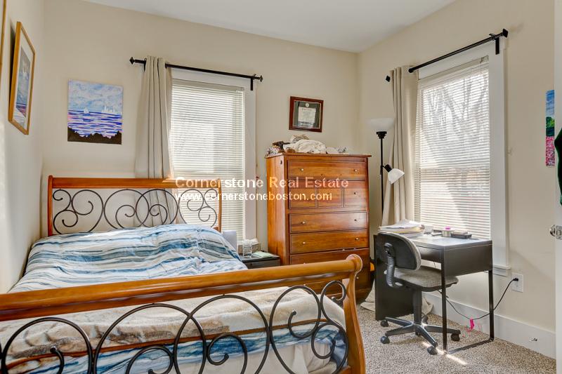 28 Hillside St, Mission Hill