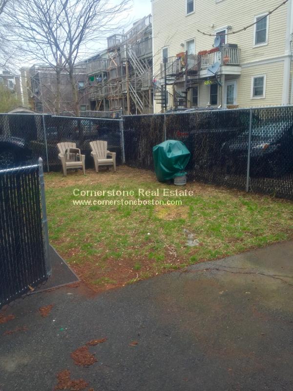 76 Baxter St, South Boston