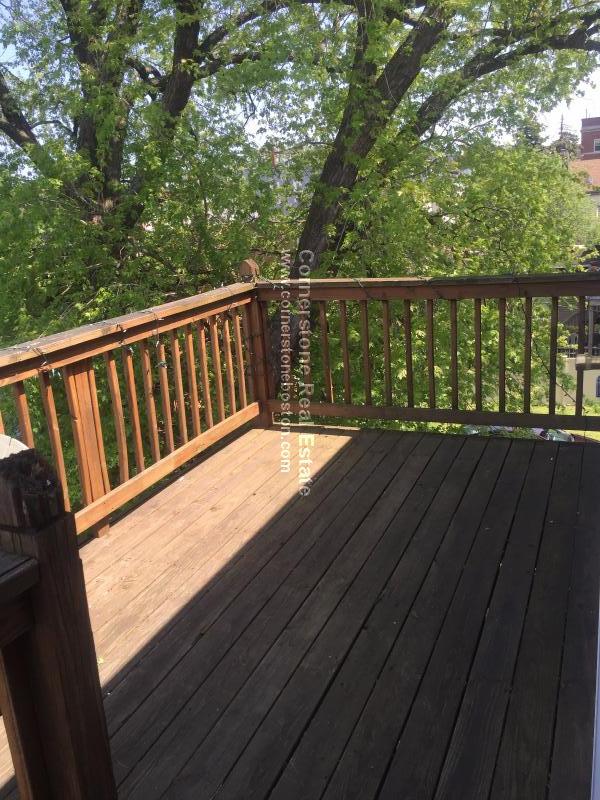 76 Baxter St, South Boston