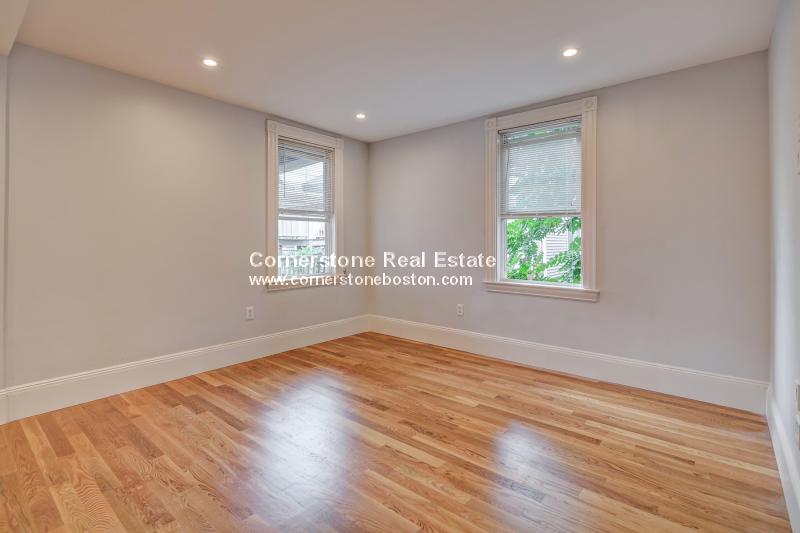 32 Rawson St, Dorchester