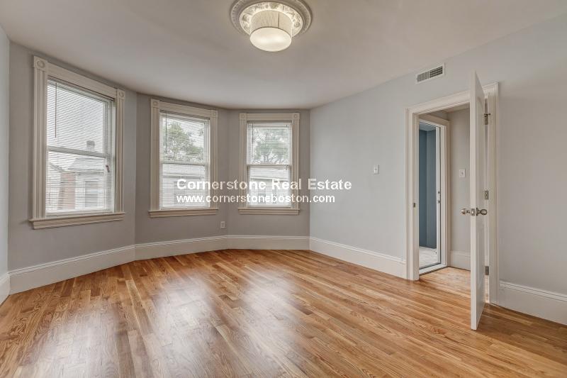 32 Rawson St, Dorchester