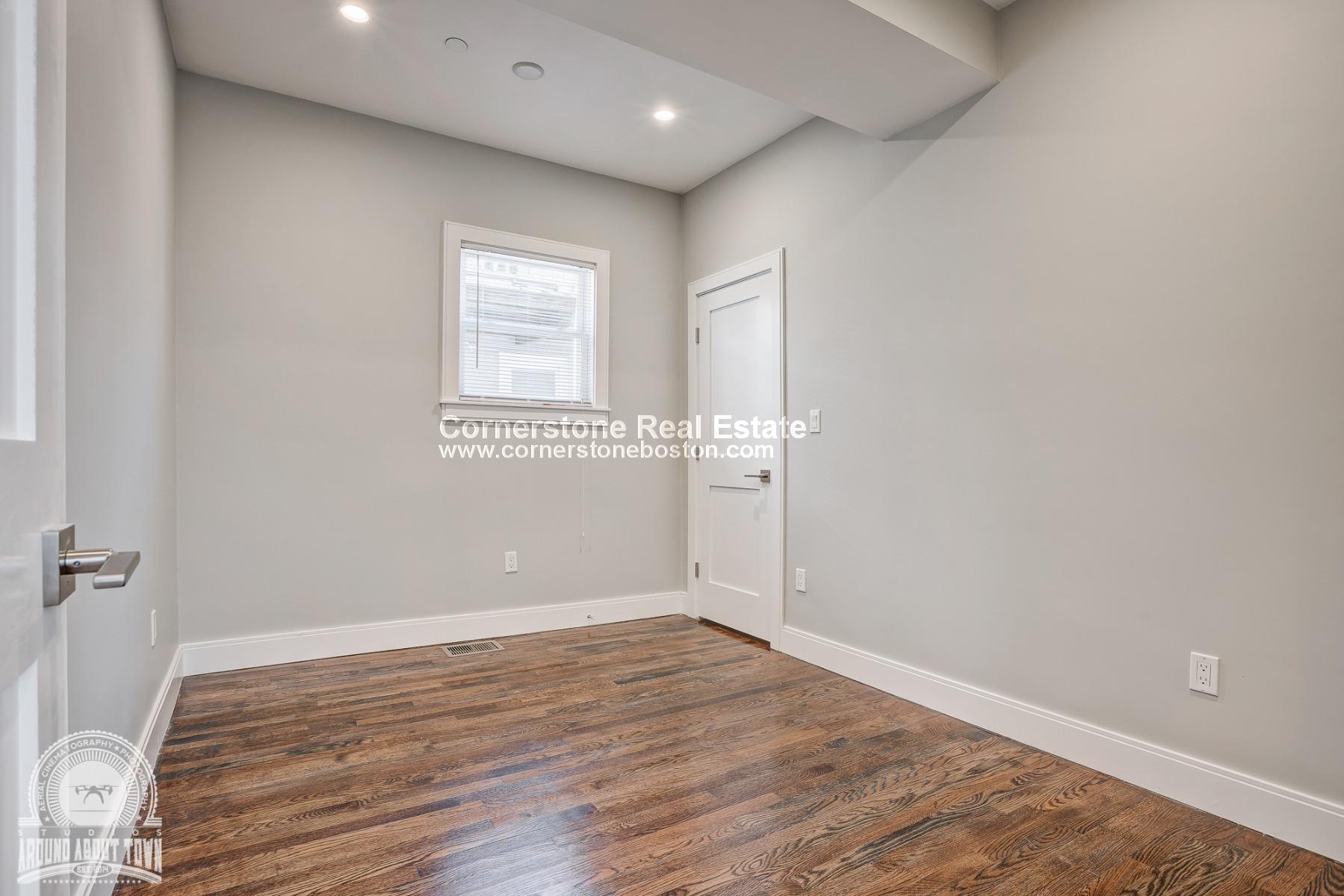 5 bed, 3 bath apartment for rent at 19 Dorset Unit 1, Dorchester — photo 11 of 16