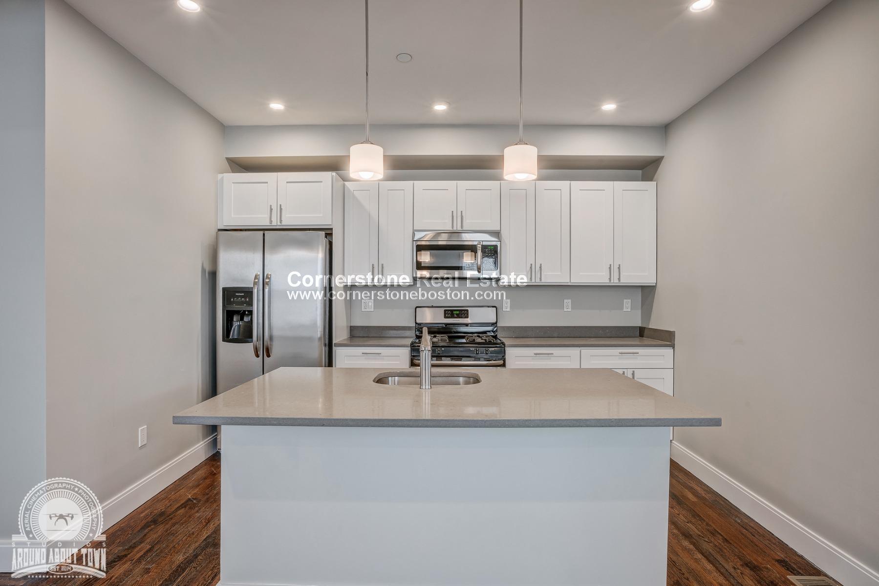5 bed, 3 bath apartment for rent at 19 Dorset Unit 1, Dorchester — photo 2 of 16
