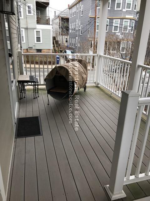 3 bed, 2 bath apartment for rent at 99 Hillside St Unit 1, Mission Hill — photo 3 of 27