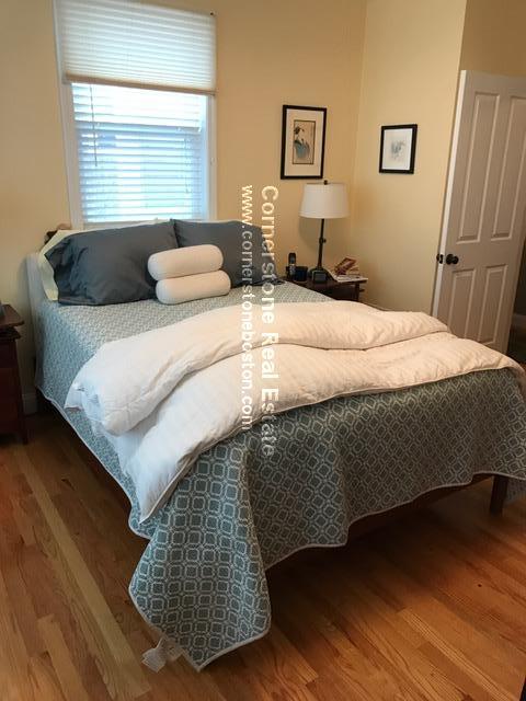 3 bed, 2 bath apartment for rent at 99 Hillside St Unit 1, Mission Hill — photo 8 of 27