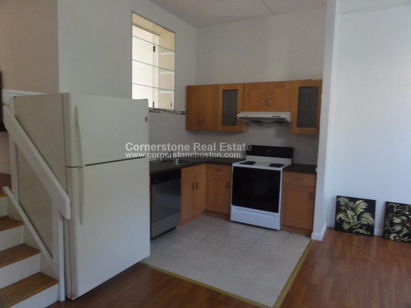 4 bed, 1.5 bath apartment for rent at 89 Lawn, Mission Hill — photo 2 of 13