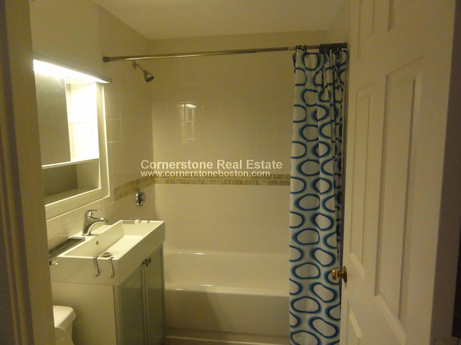4 bed, 1.5 bath apartment for rent at 89 Lawn, Mission Hill — photo 7 of 13