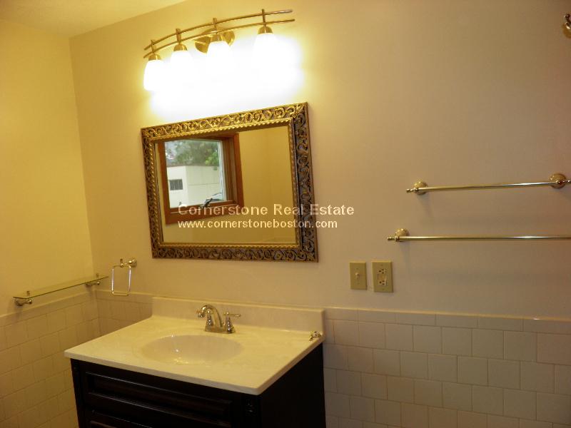 4 bed, 2 bath apartment for rent at 30 Prescott St Unit 1, Union Square — photo 7 of 8