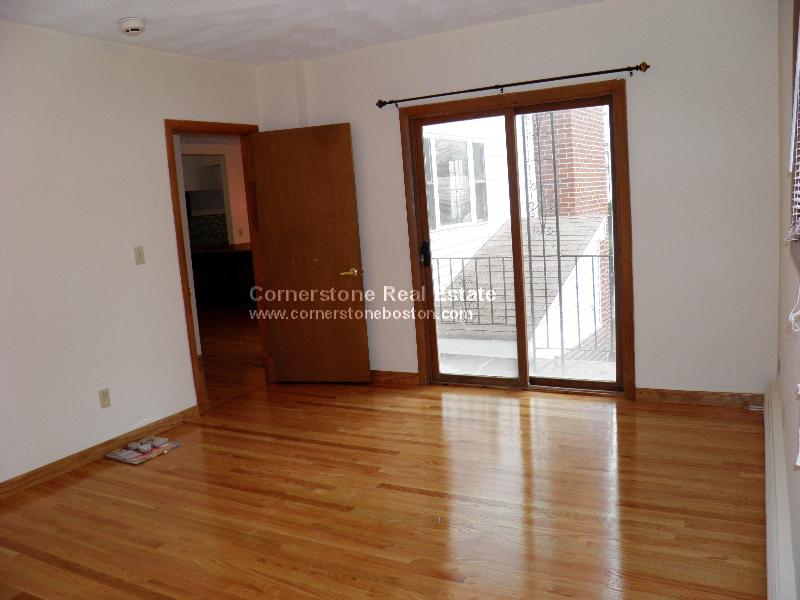 4 bed, 2 bath apartment for rent at 30 Prescott St Unit 1, Union Square — photo 5 of 8