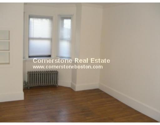 3 bed, 1 bath apartment for rent at 81 Old Harbor St Unit 1, South Boston — photo 8 of 11