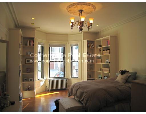 3 bed, 1 bath apartment for rent at 81 Old Harbor St Unit 1, South Boston