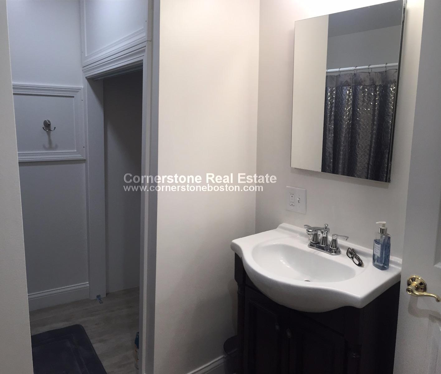 3 bed, 1 bath apartment for rent at 81 Old Harbor St Unit 1, South Boston — photo 10 of 11